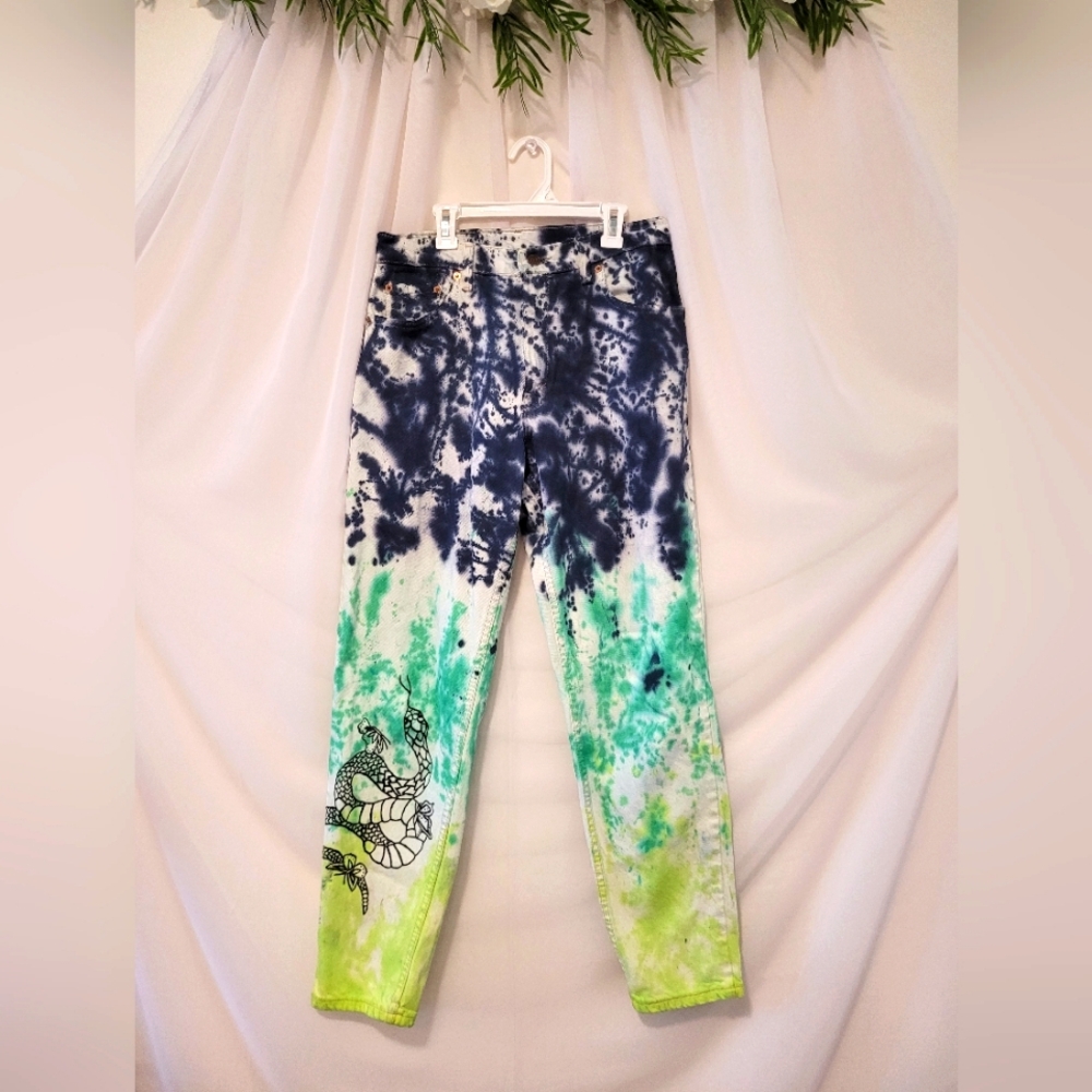 Levi Strauss Upcycled jeans, green and black tie dye with gray pockets, Medusa